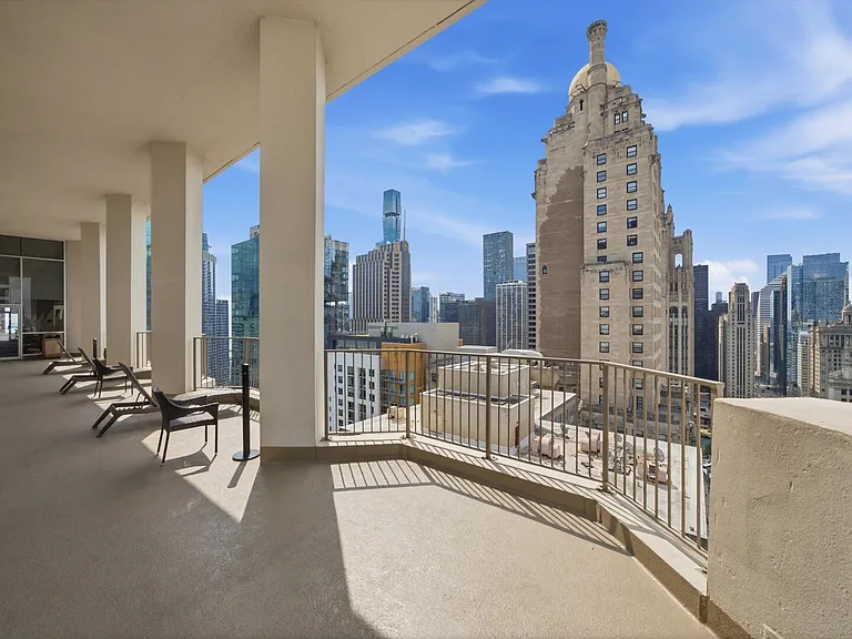 535 N Michigan Ave #1009 — Photo 12