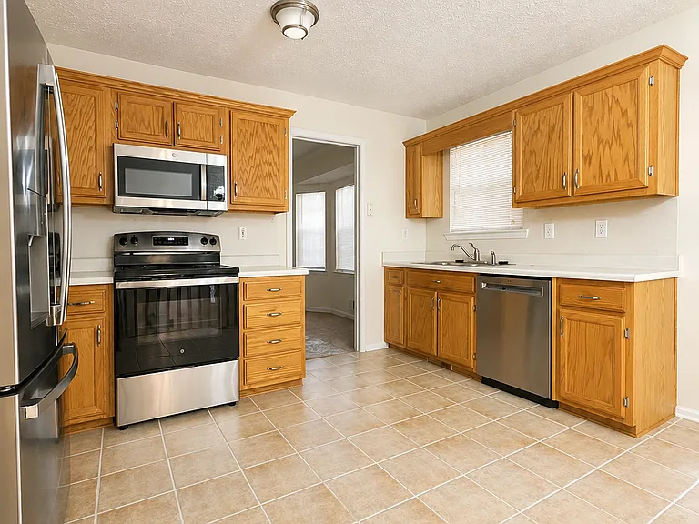 228 Solomon Dr — Photo 5