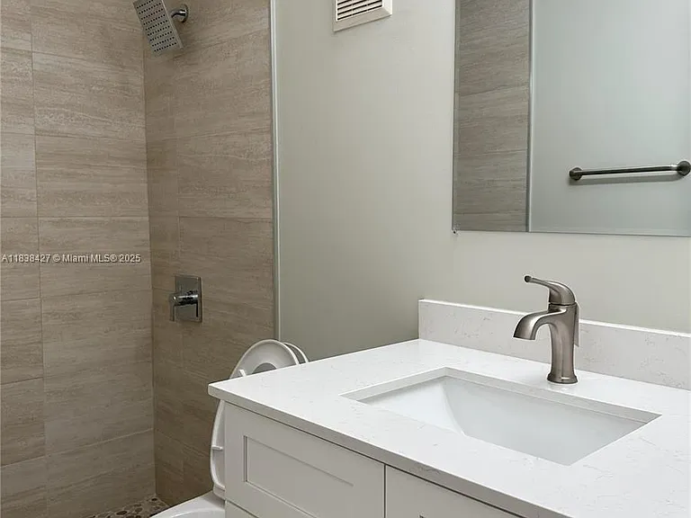 762 NW 208th Ter — Photo 16