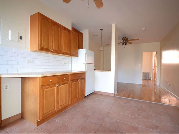 4th image of 207 Leonard St Unit 1F