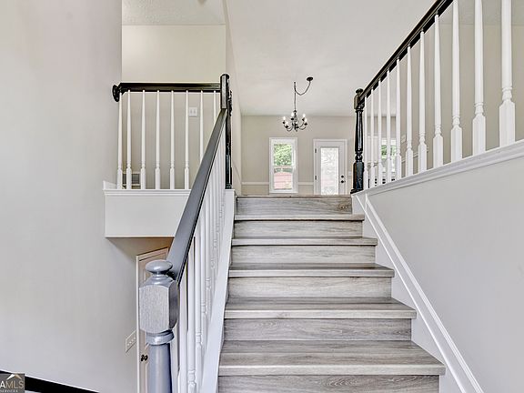 5th image of 1485 Brookdale Dr