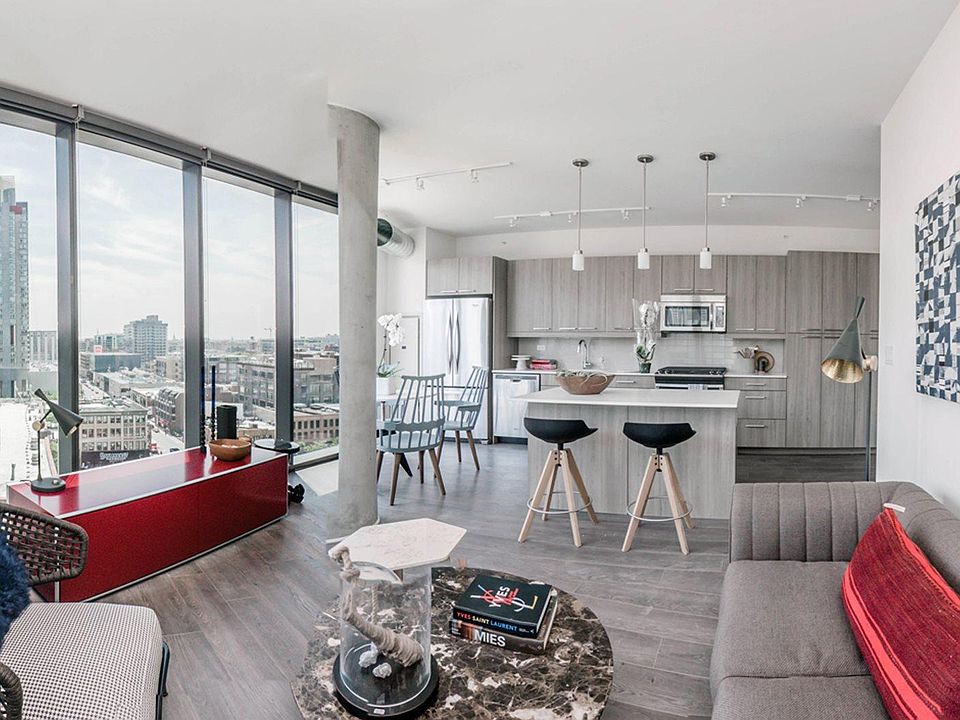 1st image of 740 W Fulton Market St #1403