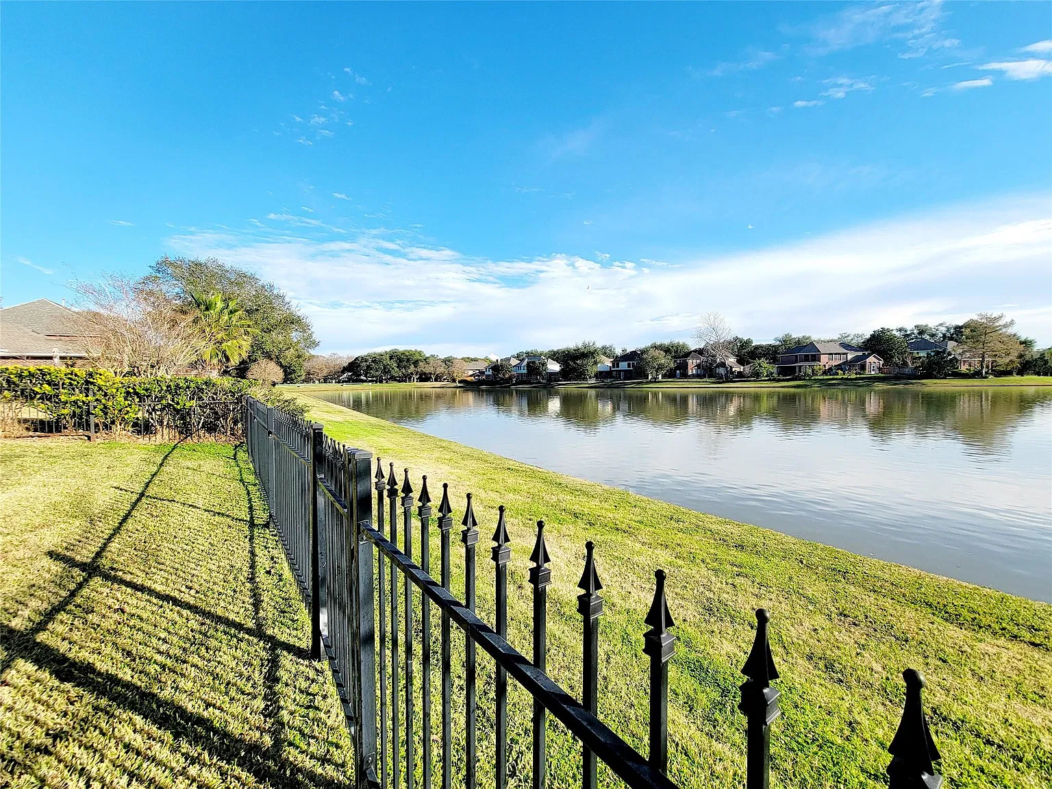 4 bed, 2.5 bath, 2617 sqft, $2,500 — Photo 1