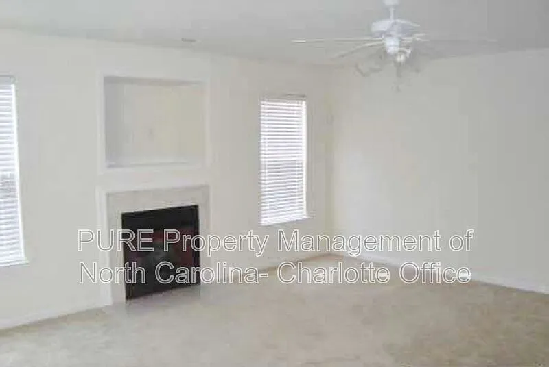 4 bed, 2.5 bath, 2238 sqft, $1,999 — Photo 4