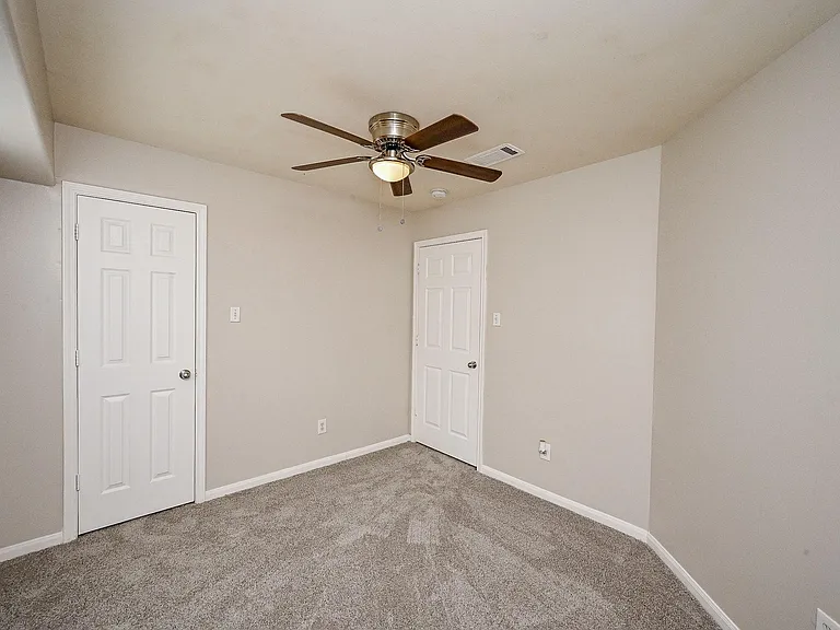 6127 Yorkglen Manor Ln — Photo 15