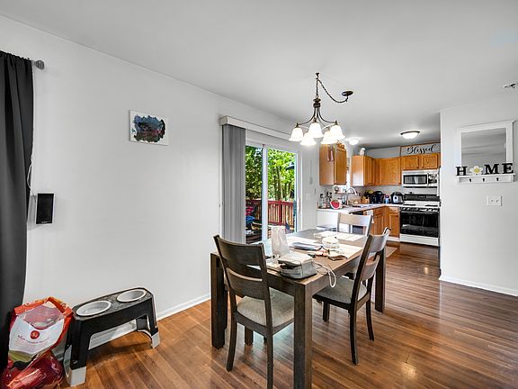 5th image of 2208 Cherry Ridge Dr