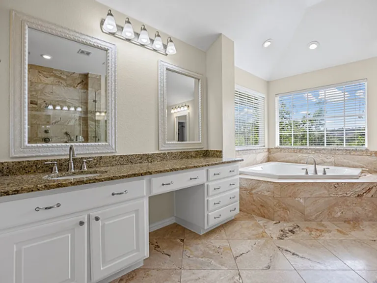 10648 Bramblecrest Dr — Photo 10