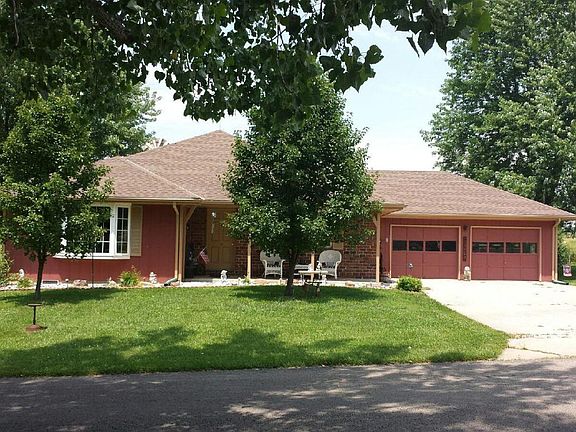 2nd image of 17 Golf Tee Ln