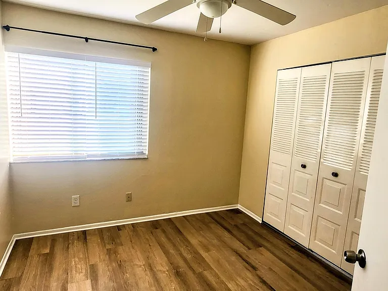 431 SE Dalva Ave — Photo 6