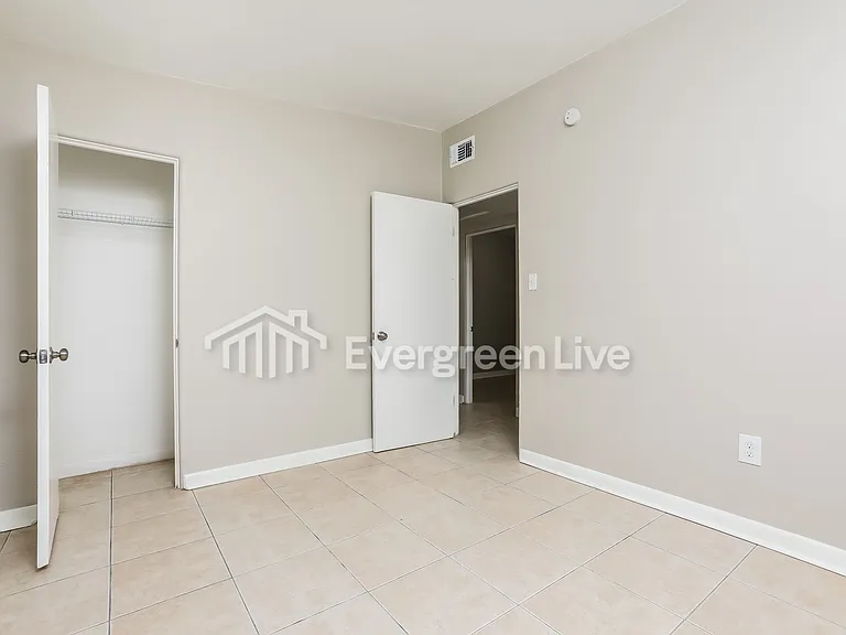 918 Hacienda Ct — Photo 10