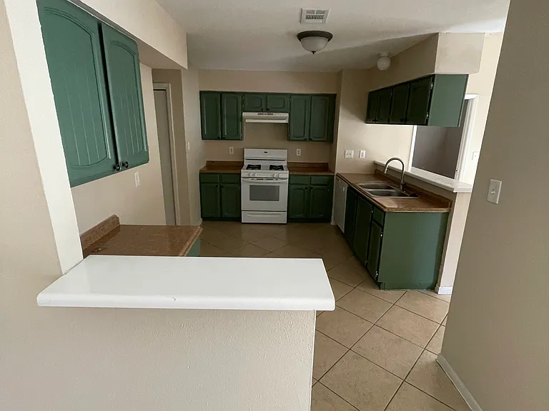 2330 Cades Cove Dr — Photo 10