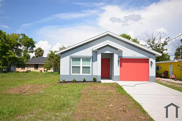 2225 Carver Ave — Photo 1