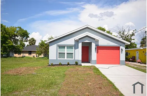 2225 Carver Ave Photo 1
