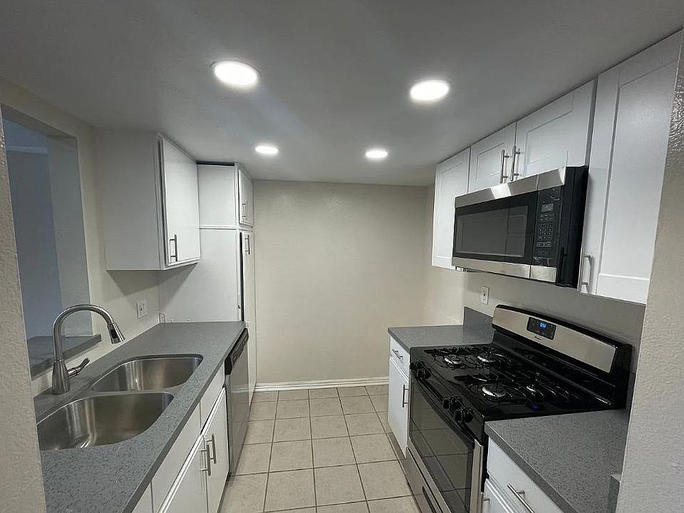 1st image of 129 S Olive St #Ba2d55a0a
