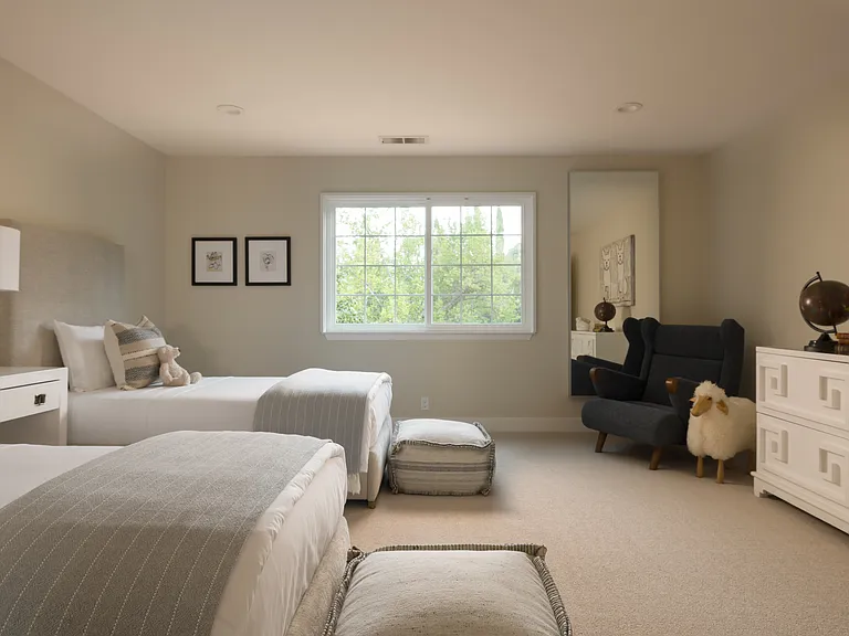 10 Meadow Ln — Photo 14