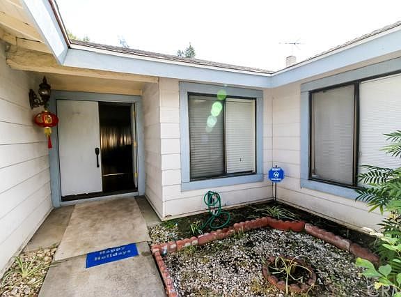 2nd image of 1840 Wilcox Ave