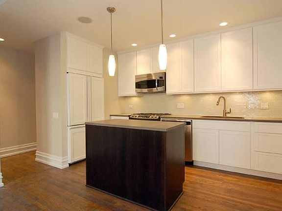 Eat-in Kitchen
