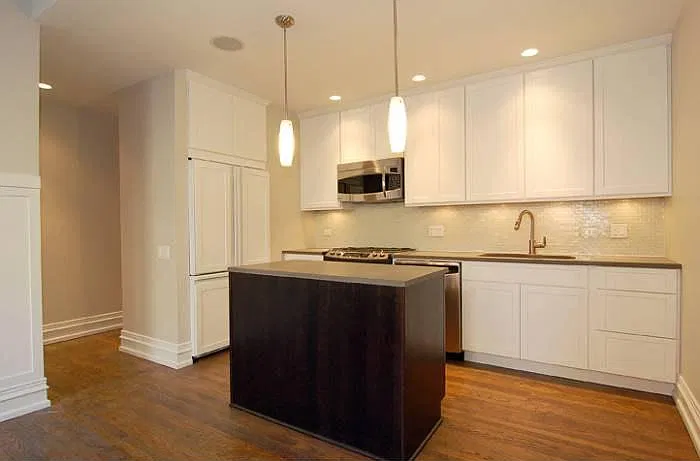 Eat-in Kitchen