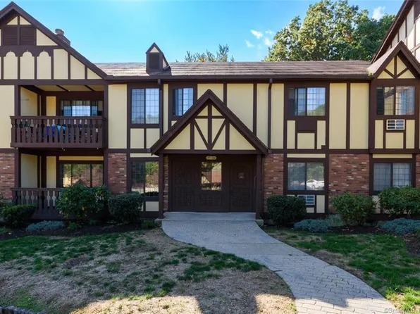 17 Teresa Pl, Bridgeport, CT 06606