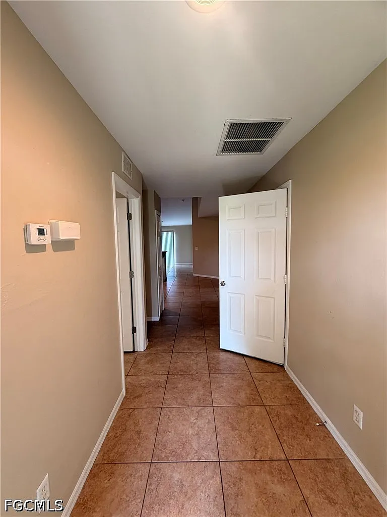 2 bed, 2.0 bath, 1194 sqft, $1,495 — Photo 3