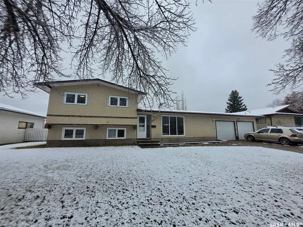 8910 Gregory Drive, North Battleford, SK S9A 2W6