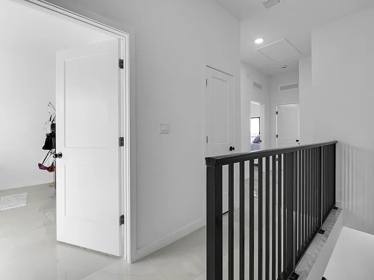 415 NW 13th Ct — Photo 25