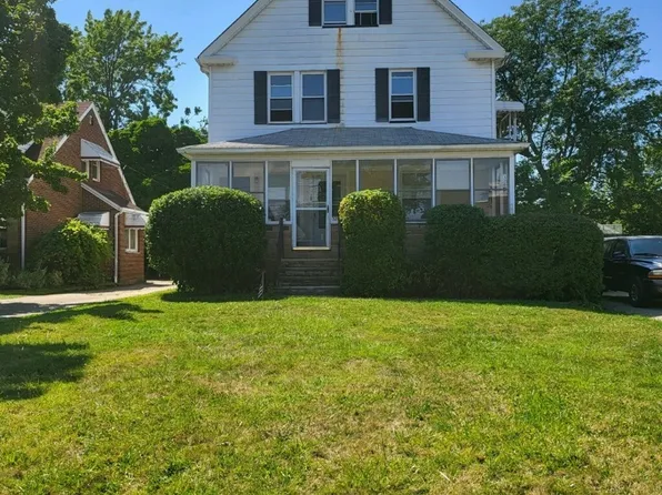 328 E 222nd St, Euclid, OH 44123