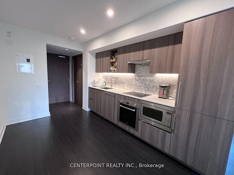 19 Bathurst St #606 — Photo 3
