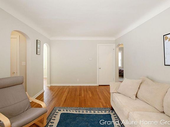 3rd image of 1407 Philadelphia Ave SE