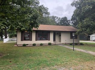 413 N 10th St, Benton, IL 62812