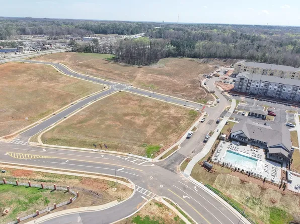 Foxfield Pkwy, Douglasville, GA 30135