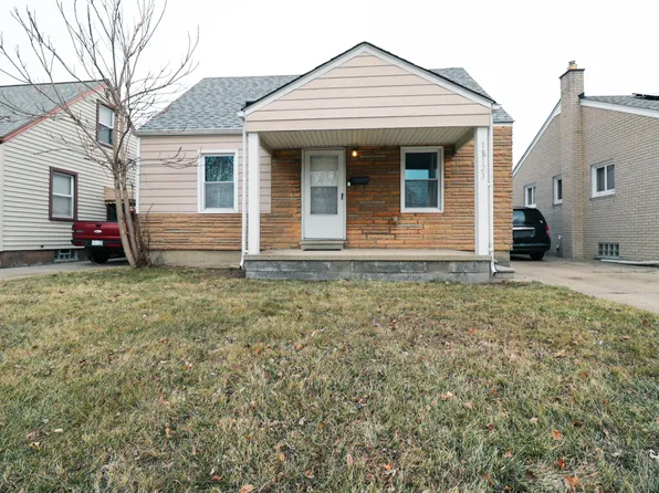 18123 Oak Ave, Eastpointe, MI 48021