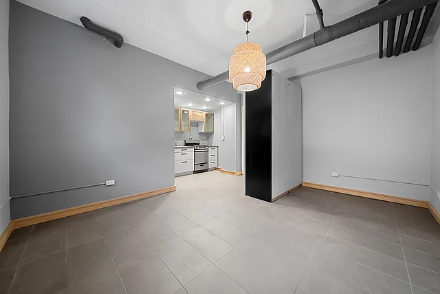 604 W Addison St #B3 — Photo 3