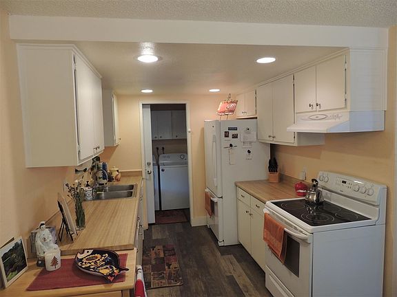 4th image of 609 Lawrence Ln