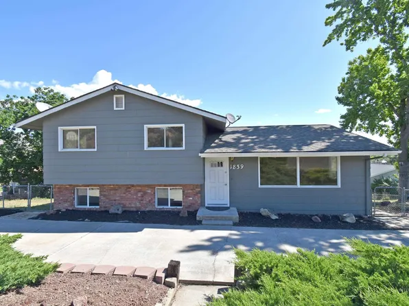 1839 14th St, Clarkston, WA 99403