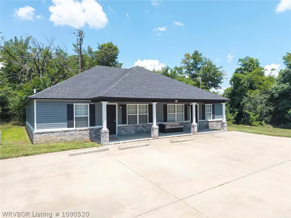 100 N 20th St #&-310, Van Buren, AR 72956