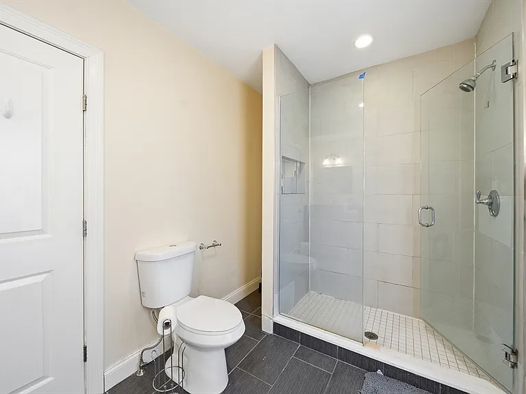 50 Carleton St #50 — Photo 9
