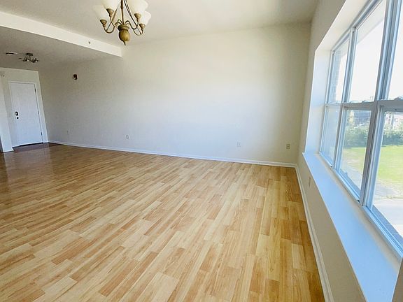 Unfurnished Living and Dining Room Entrance view