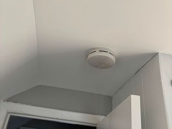 3rd image of 69 Rugby Dr W