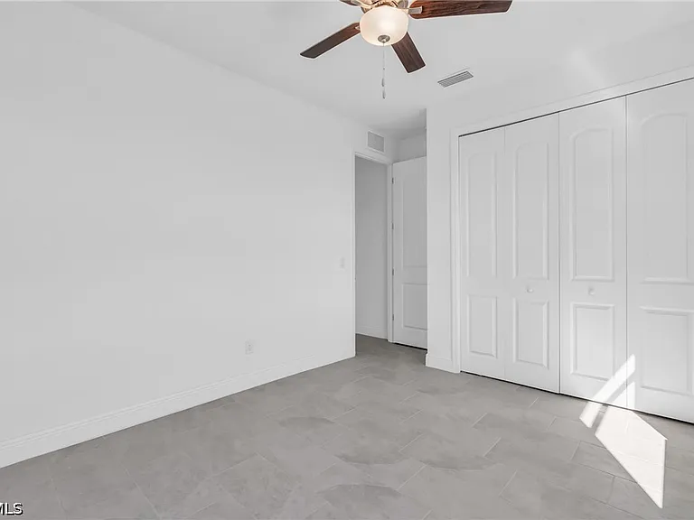 526 NW 9th St — Photo 13