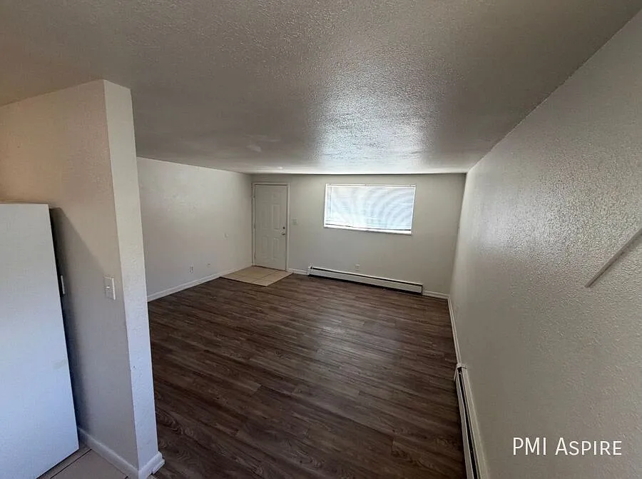 2924 Glendale Dr — Photo 4