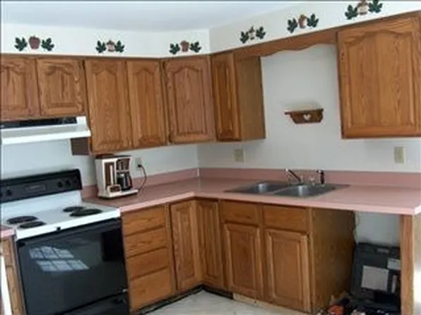 1620 N Center Rd, Saginaw, MI 48638