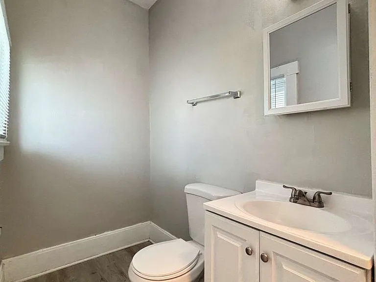 30-32 Lagonda Ave — Photo 8