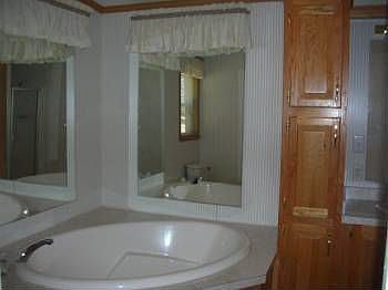5th image of 1009 Redwood Ct