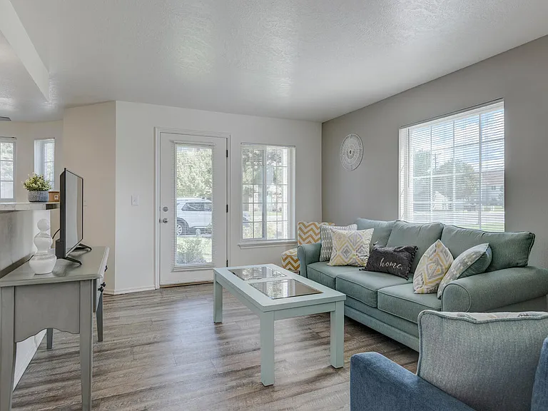 Parkwood Pointe Apartments — Photo 109