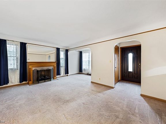 5th image of 6410 Laverne Ave