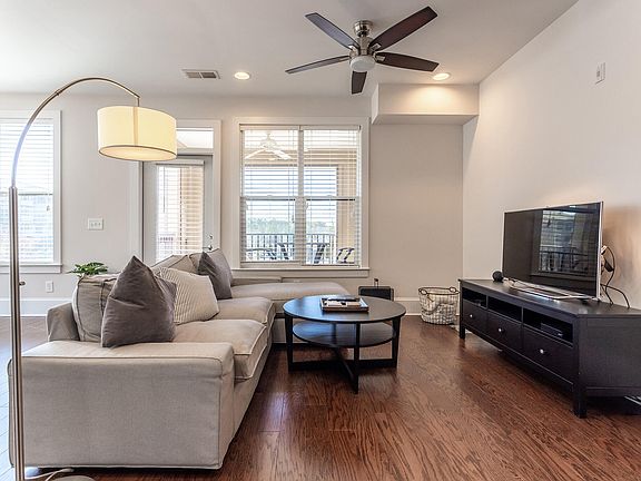 5th image of 700 Finsbury St APT 201