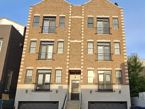 511 N Hartland Ct, Chicago, IL