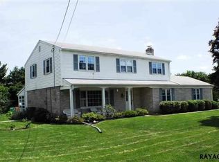 1272 Greenbriar Rd, York, PA 17404