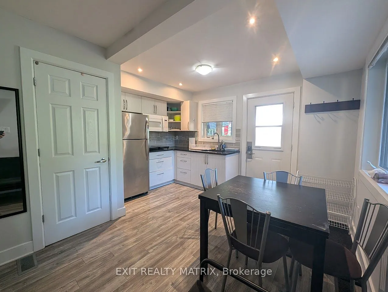 3 bed, $2,490 — Photo 2